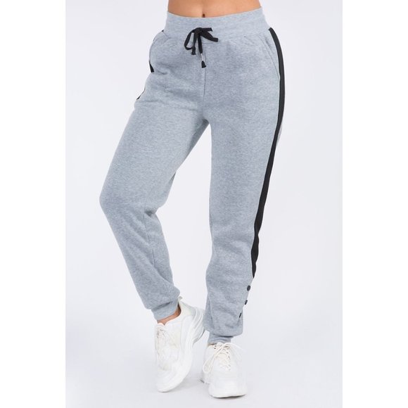 NWT-Women's Side Line Detail Fleece Jogger - Picture 2 of 6